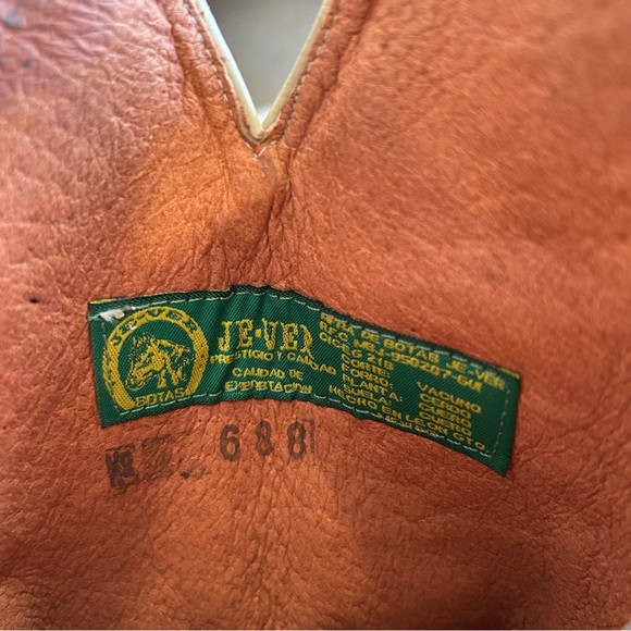 Women’s cowboy boots size 7.5 - Picture 8 of 9